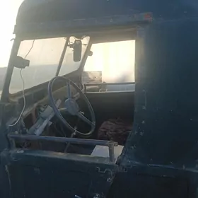 UAZ 469 1990
