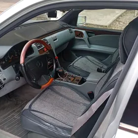Mercedes-Benz E320 1997