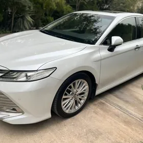 Toyota Camry 2020