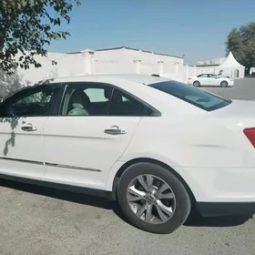 Ford Taurus 2011