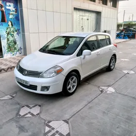 Nissan Versa 2012