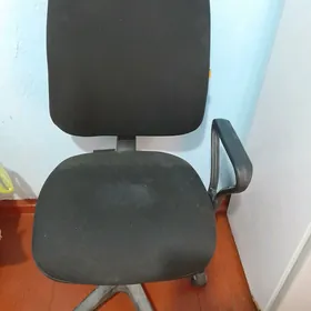 KRESLA