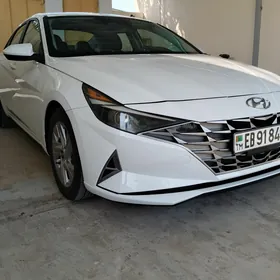 Hyundai Elantra 2022