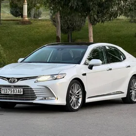 Toyota Camry 2021