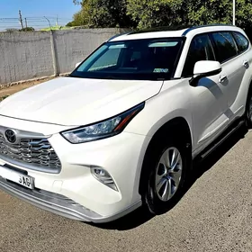 Toyota Highlander 2020