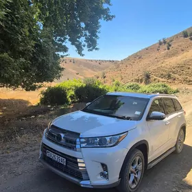 Toyota Highlander 2018