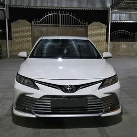 Toyota Camry 2020