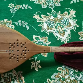 Dutar Turkmen milli saz guraly