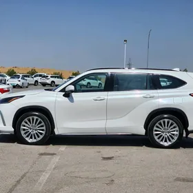 Toyota Highlander 2022