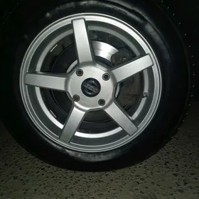 Nissan versa 15lik diska