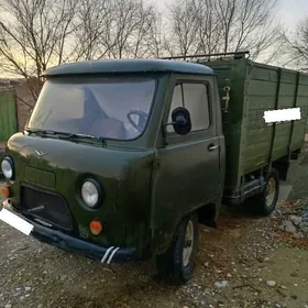 UAZ 452 1980
