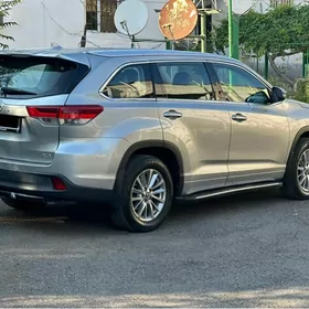 Toyota Highlander 2018
