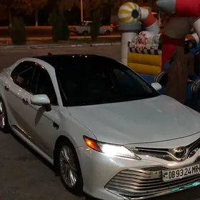 Toyota Camry 2018