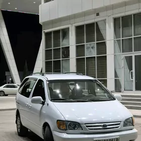Toyota Sienna 1999