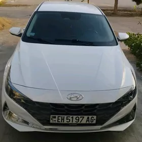Hyundai Elantra 2022