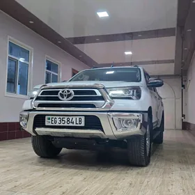 Toyota Hilux 2025