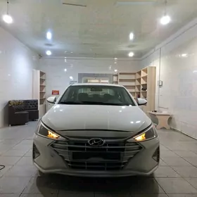 Hyundai Elantra 2020