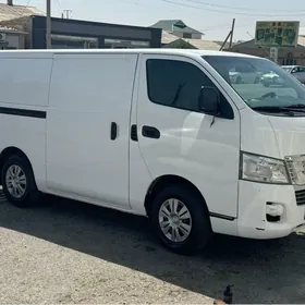 Nissan Urvan 2015