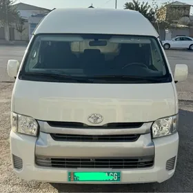 Toyota Hiace 2015