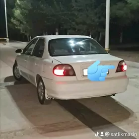 Kia Sephia 2001