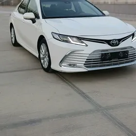 Toyota Camry 2020