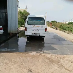 Toyota Hiace 1990
