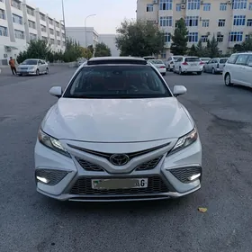 Toyota Camry 2021