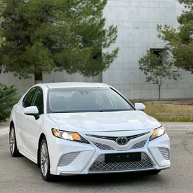 Toyota Camry 2019