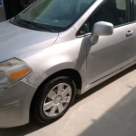 Nissan Versa 2011