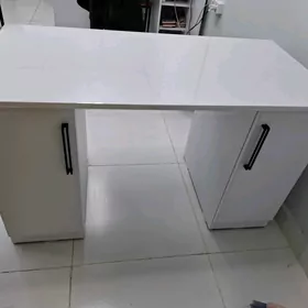стол маникюрный