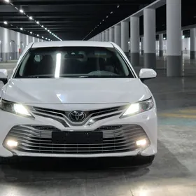 Toyota Camry 2018