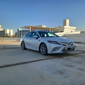 Toyota Camry 2021