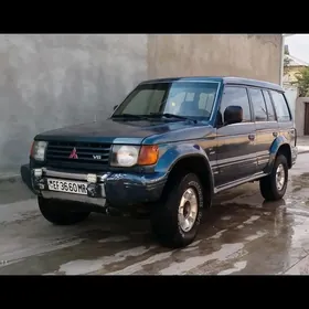 Mitsubishi Montero 1995