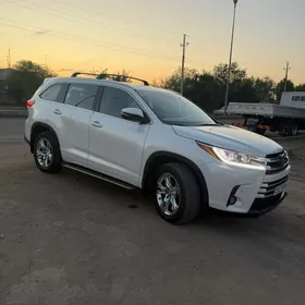 Toyota Highlander 2018