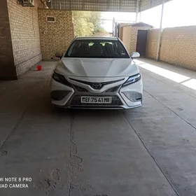 Toyota Camry 2021