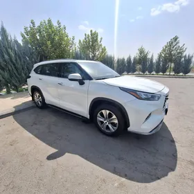 Toyota Highlander 2020