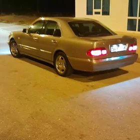 Mercedes-Benz E320 1999