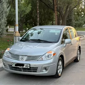 Nissan Versa 2012