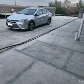 Toyota Camry 2017