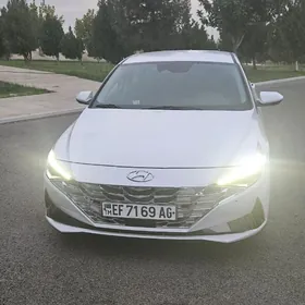 Hyundai Elantra 2021