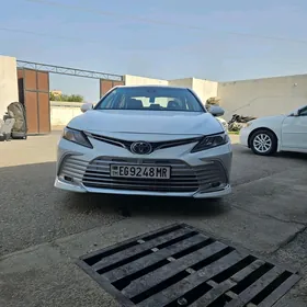 Toyota Camry 2023