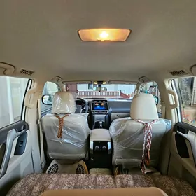 Toyota Land Cruiser Prado 2021