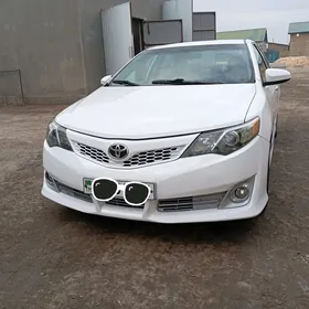 Toyota Camry 2012