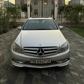 Mercedes-Benz C300 2010