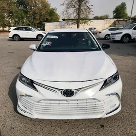 Toyota Camry 2021