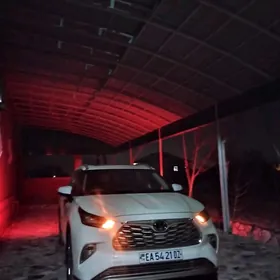 Toyota Highlander 2020