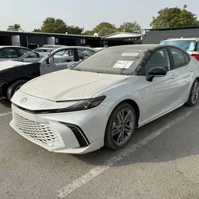Toyota Camry 2025