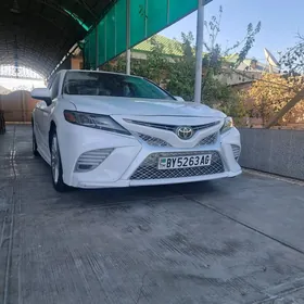 Toyota Camry 2018