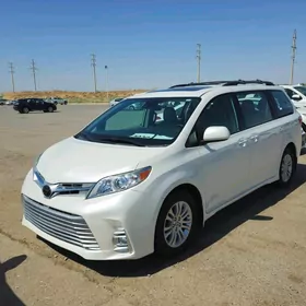 Toyota Sienna 2020