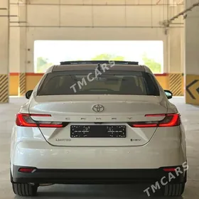 Toyota Camry 2025